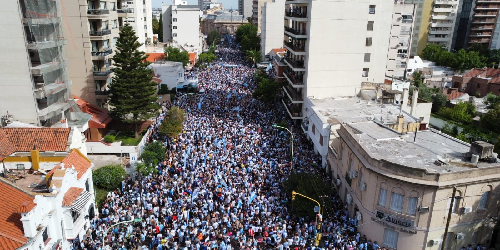 Así se vivieron los festejos multitudinarios en #bahiablanca
